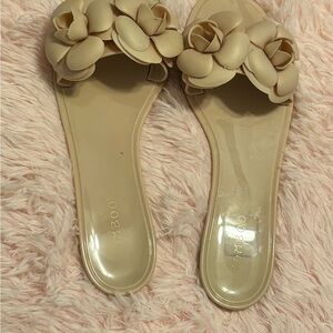 Bamboo Women's Tan Floral Slide Sandals